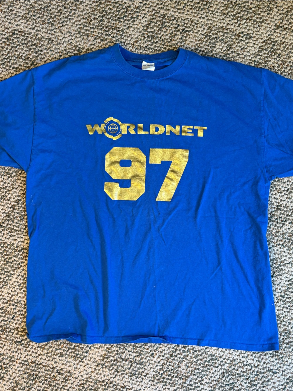 WoldNet t-Shirt with gold writing